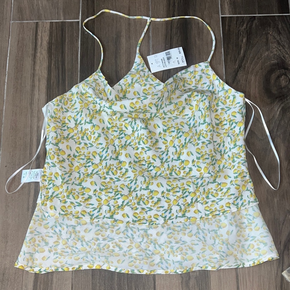 NWT ASTR The Label Cowl Neck
Tank Top Lemon Drop Print Sz Medium 🍋Summer🍋 - Picture 16 of 16